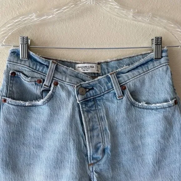 Abercrombie and Fitch The Dad High Rise Cut Off Shorts - Picture 2 of 8